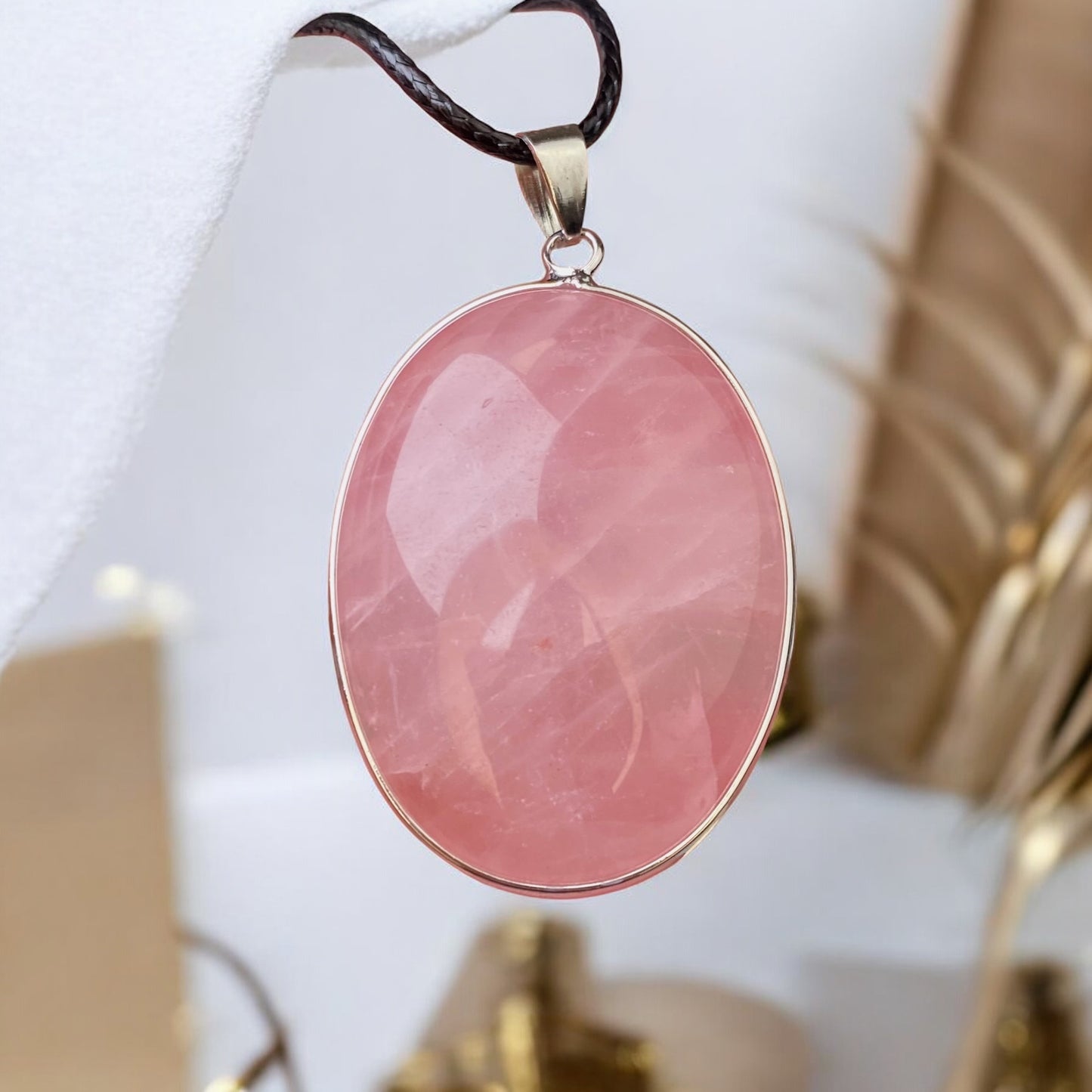 Rozā Kvarca kulons