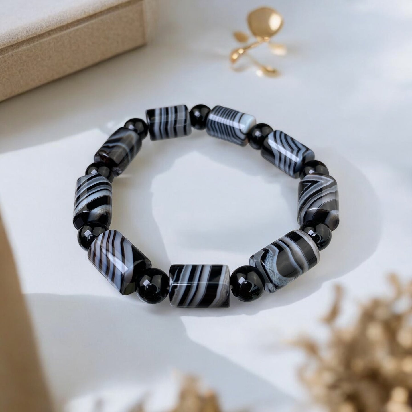 Ahāta rokassprādze (Ahāts)