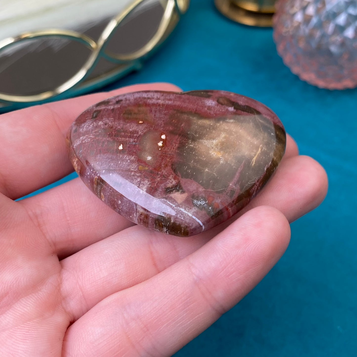 Petrified wood heart 63g.