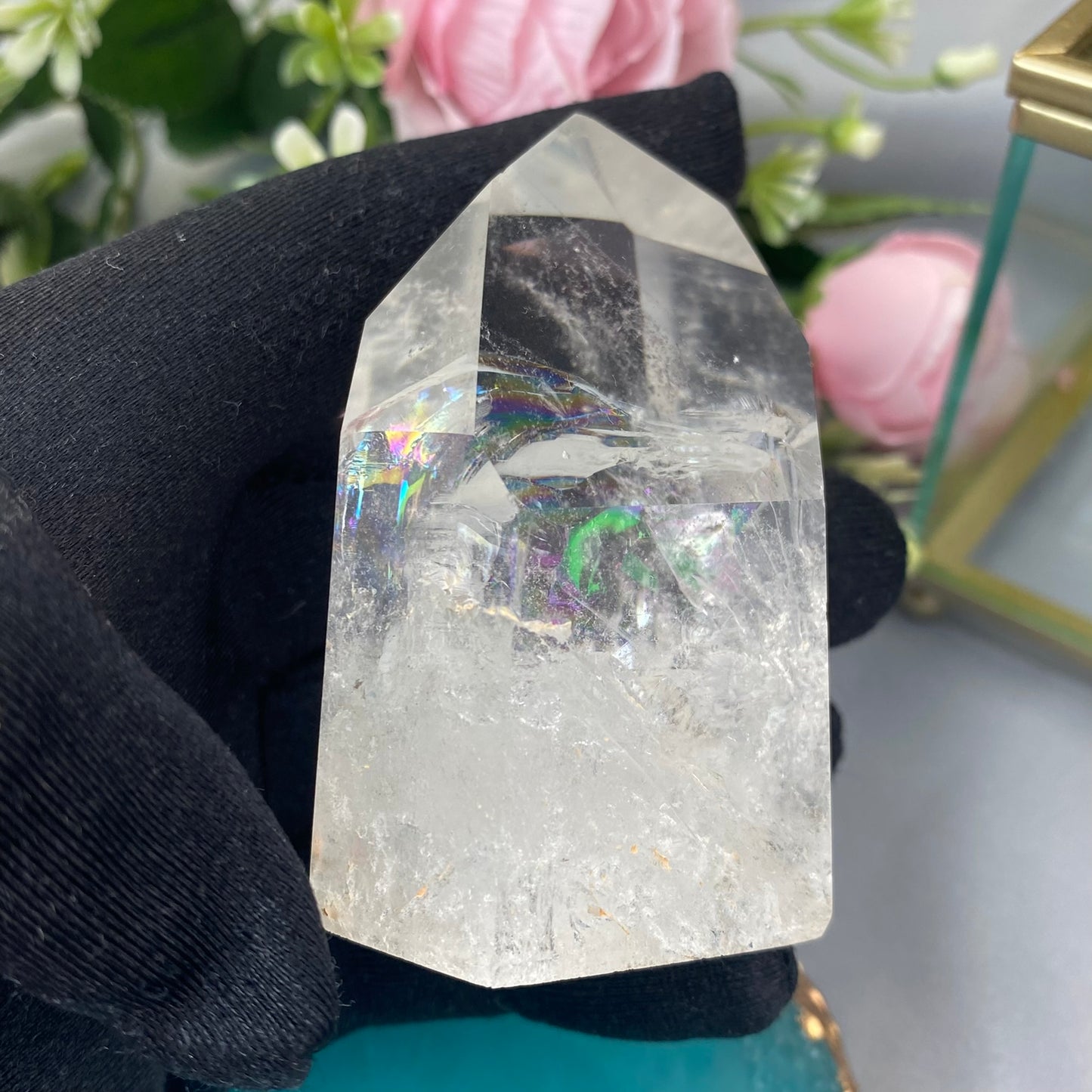 Clear Quartz (188g., 4.5x4.1x6.2cm)