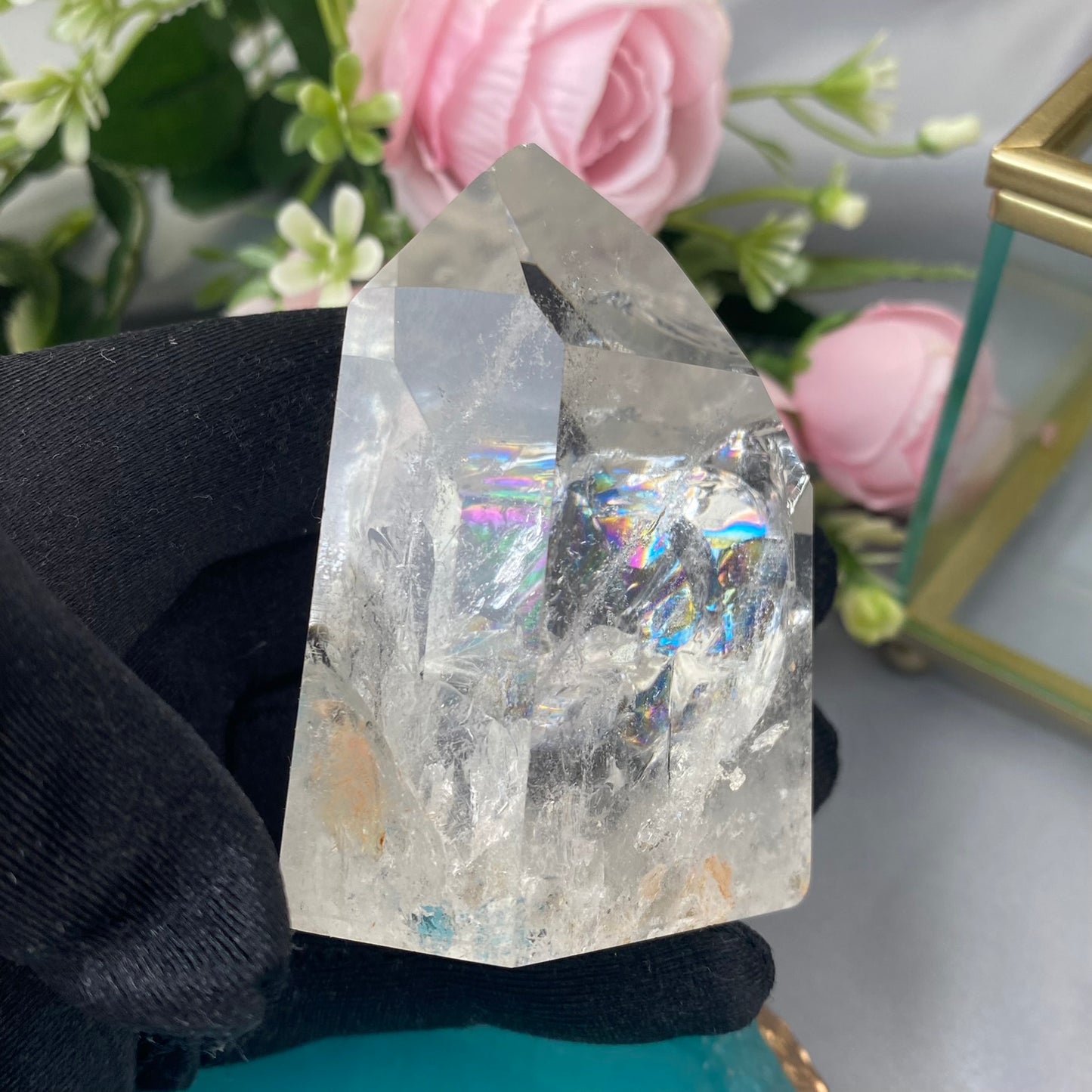 Clear Quartz (188g., 4.5x4.1x6.2cm)