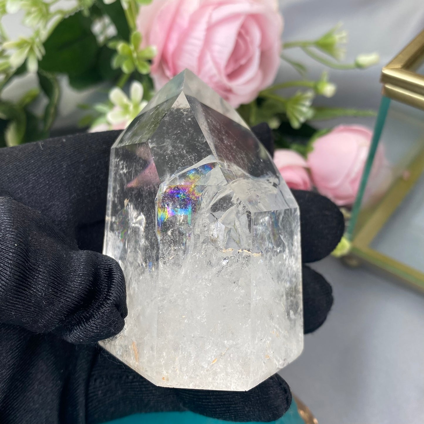 Clear Quartz (188g., 4.5x4.1x6.2cm)