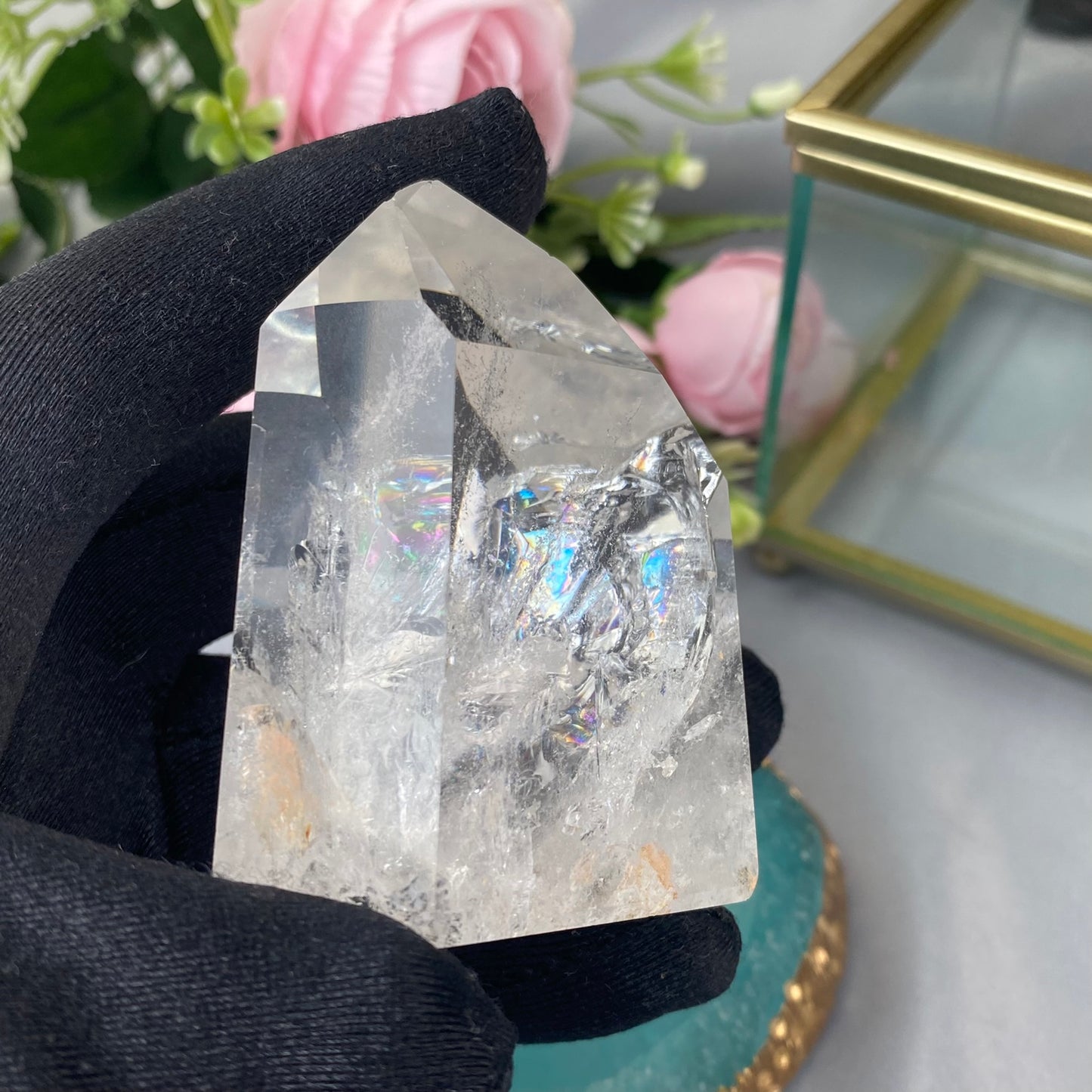 Clear Quartz (188g., 4.5x4.1x6.2cm)