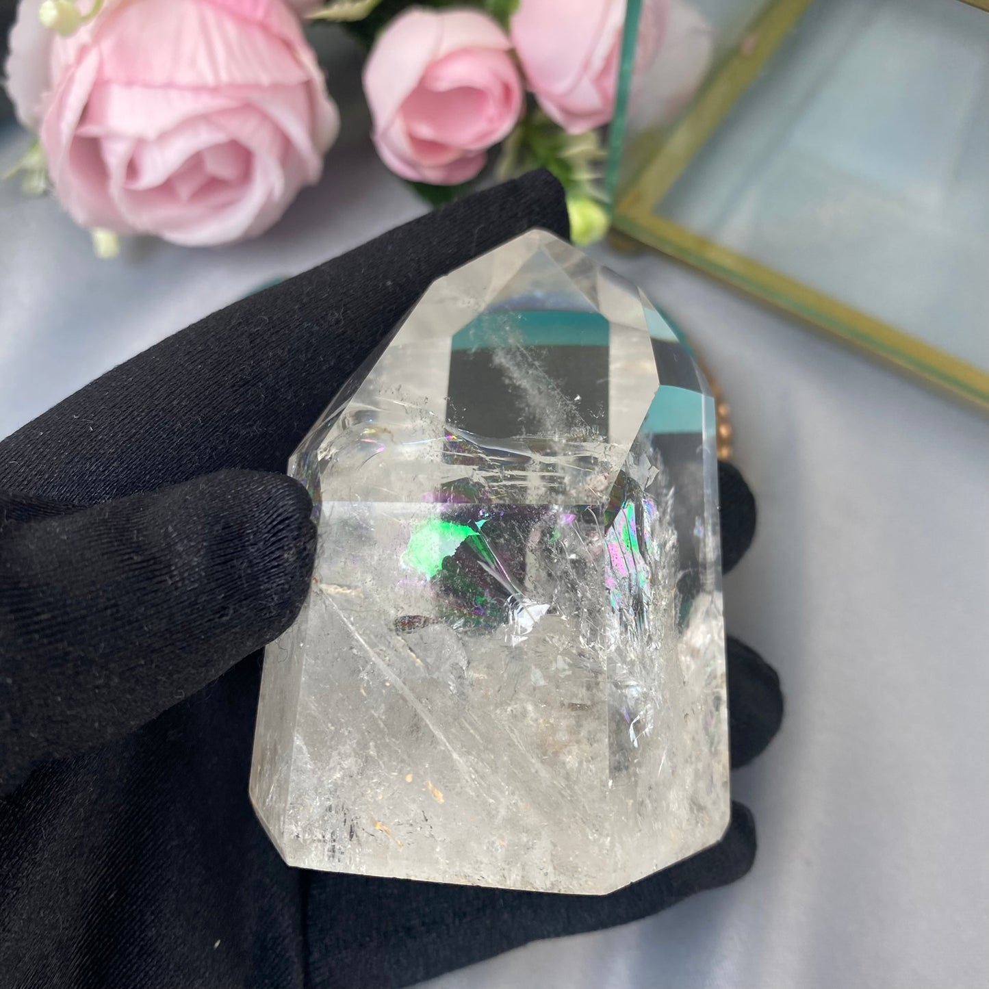 Clear Quartz (188g., 4.5x4.1x6.2cm)