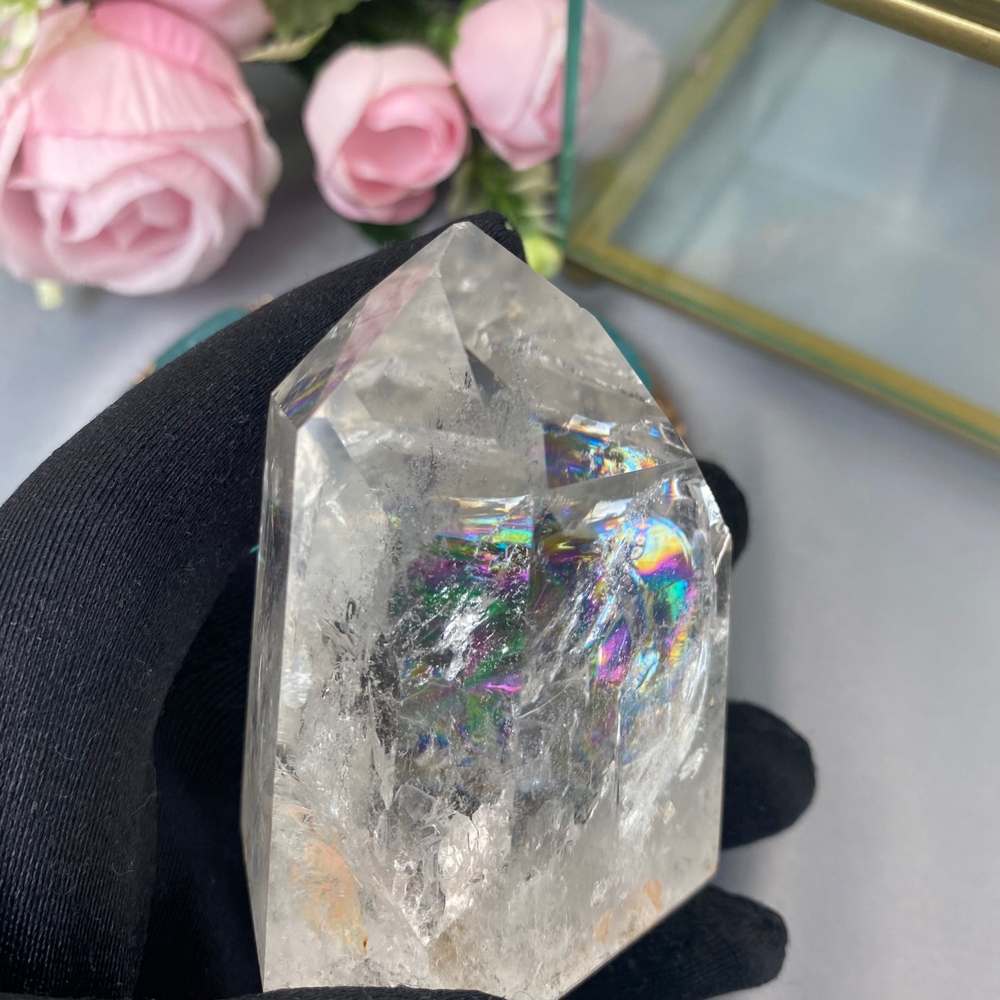 Clear Quartz (188g., 4.5x4.1x6.2cm)