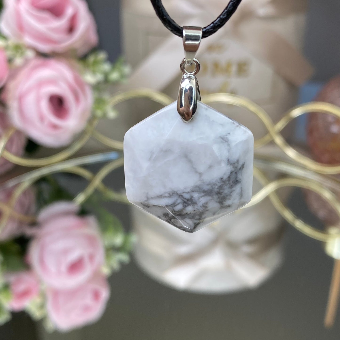 Howlite pendant (Howlite)