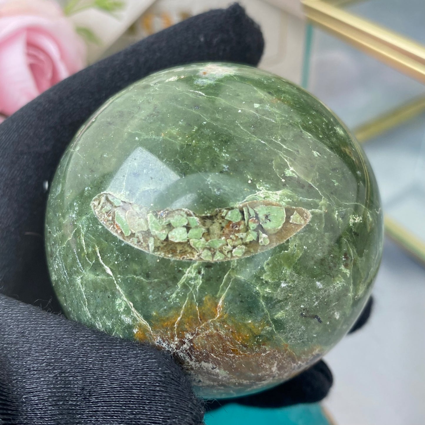 Chrysopal ball (Chrysopal - Green Opal, 301g., 5.7cm)