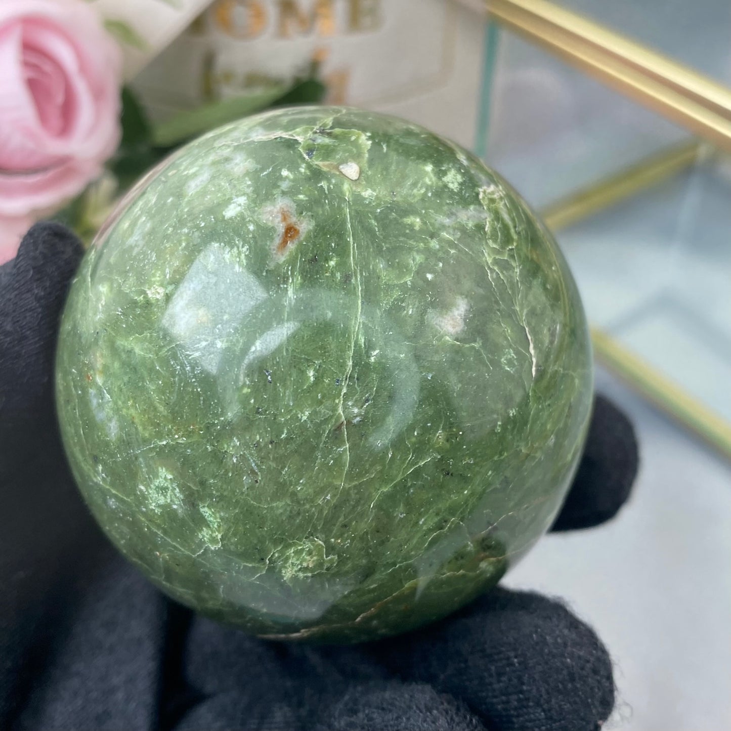 Chrysopal ball (Chrysopal - Green Opal, 301g., 5.7cm)