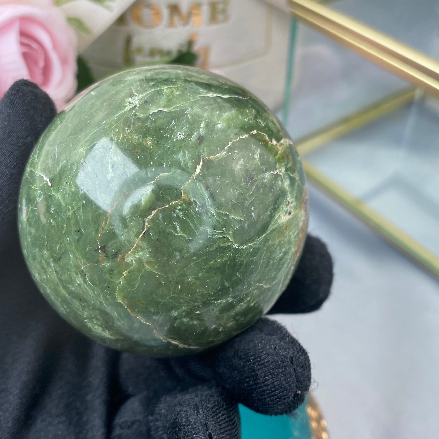Chrysopal ball (Chrysopal - Green Opal, 301g., 5.7cm)