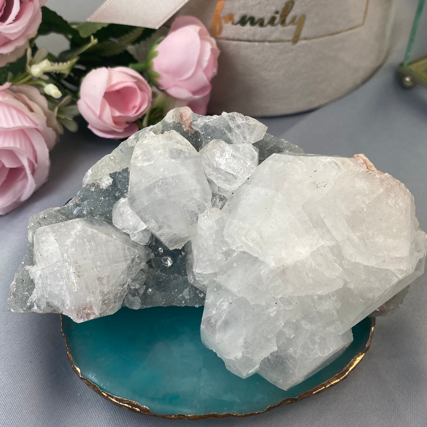 Apophyllite (308g.)