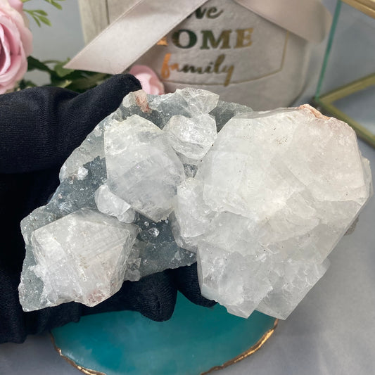 Apophyllite (308g.)