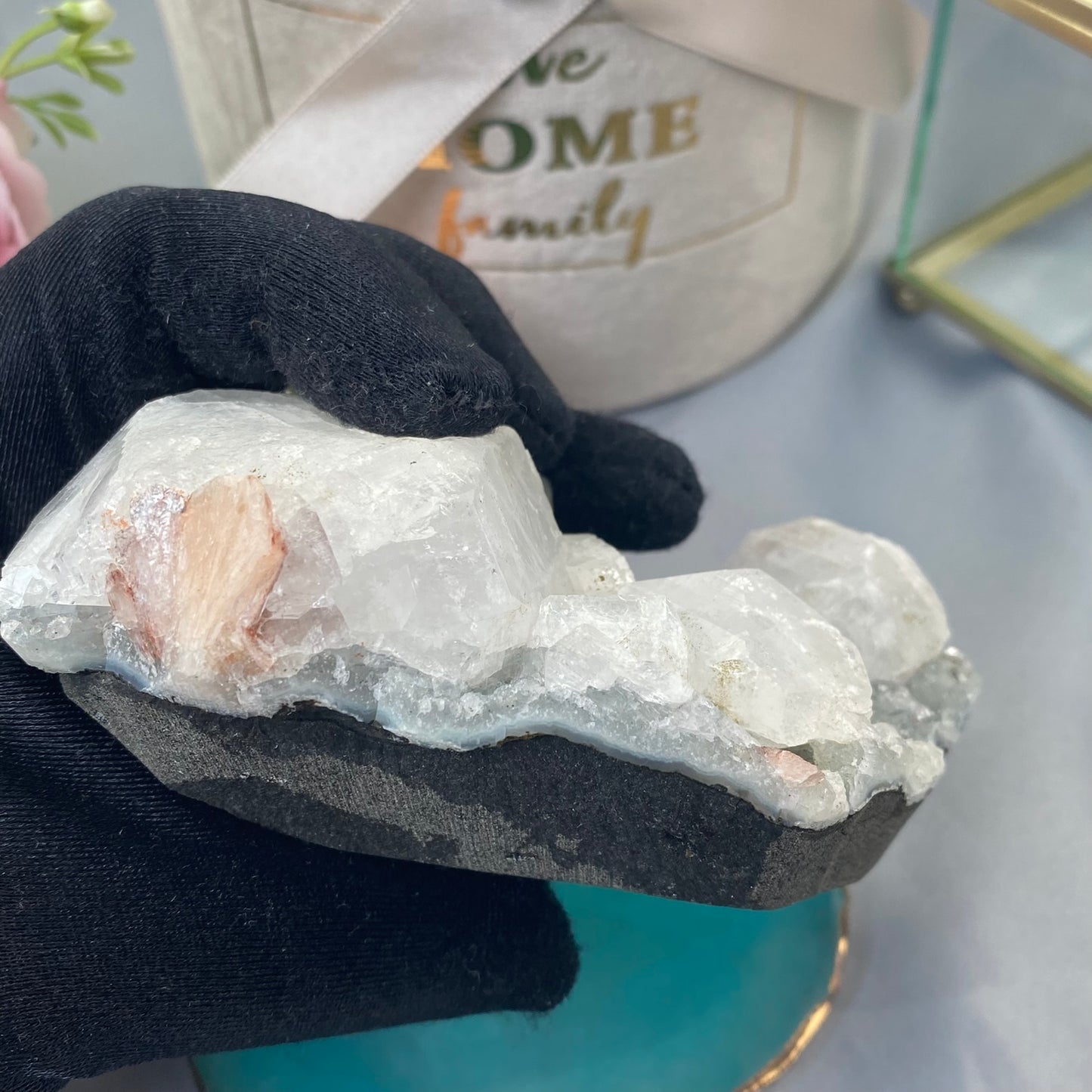 Apophyllite (308g.)