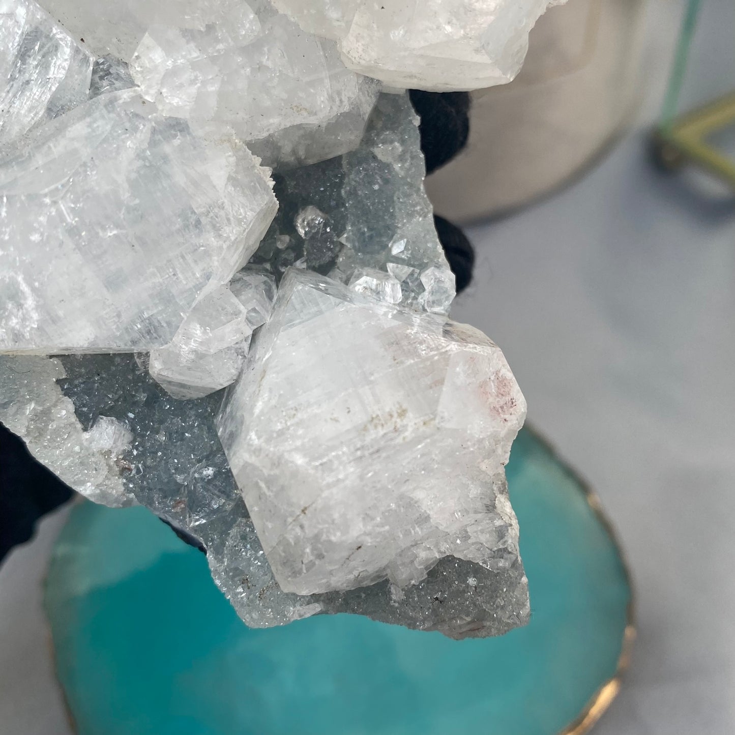 Apophyllite (308g.)