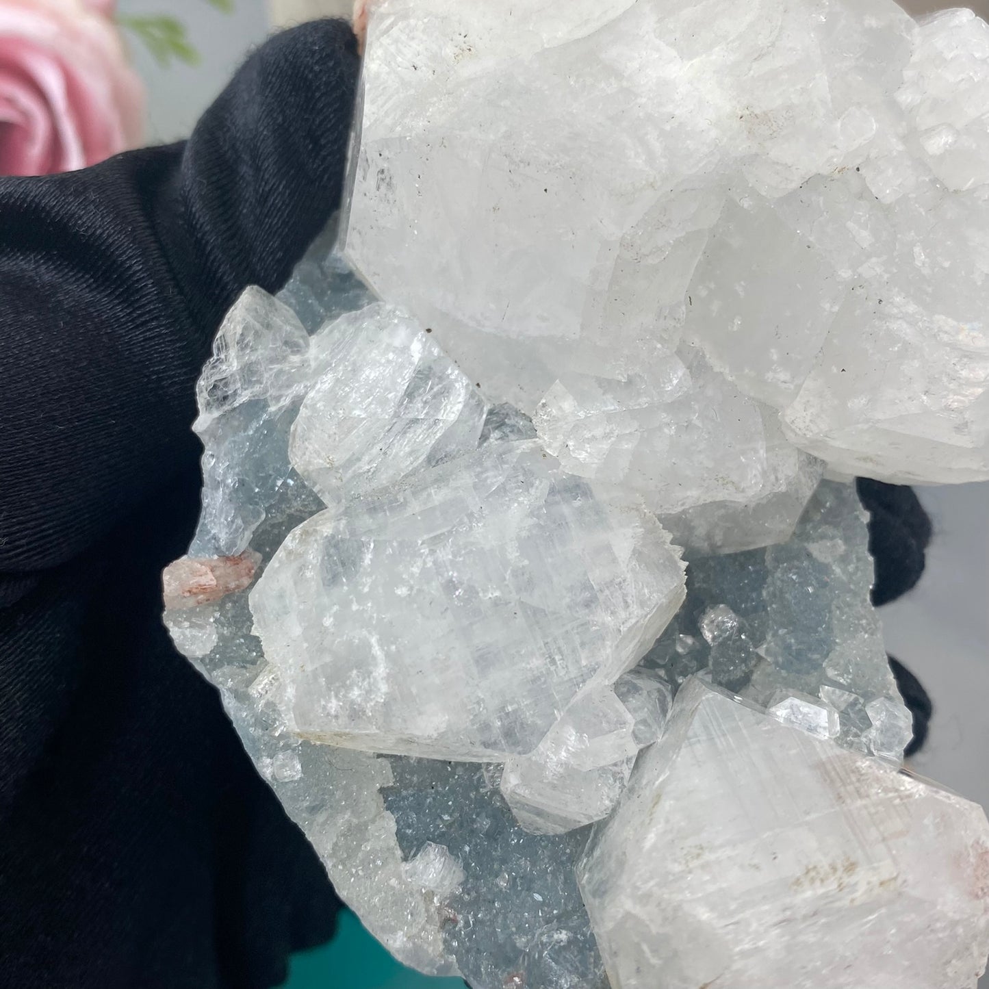 Apophyllite (308g.)