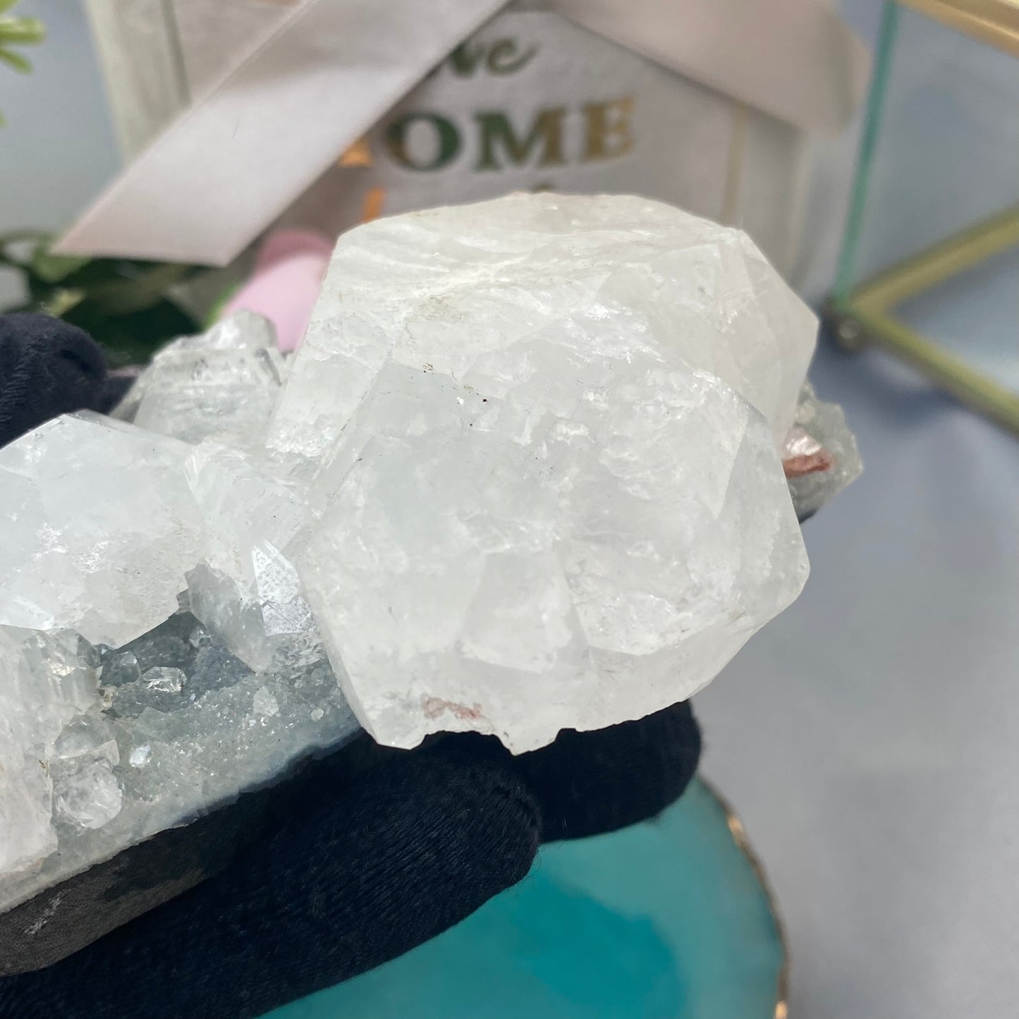 Apophyllite (308g.)