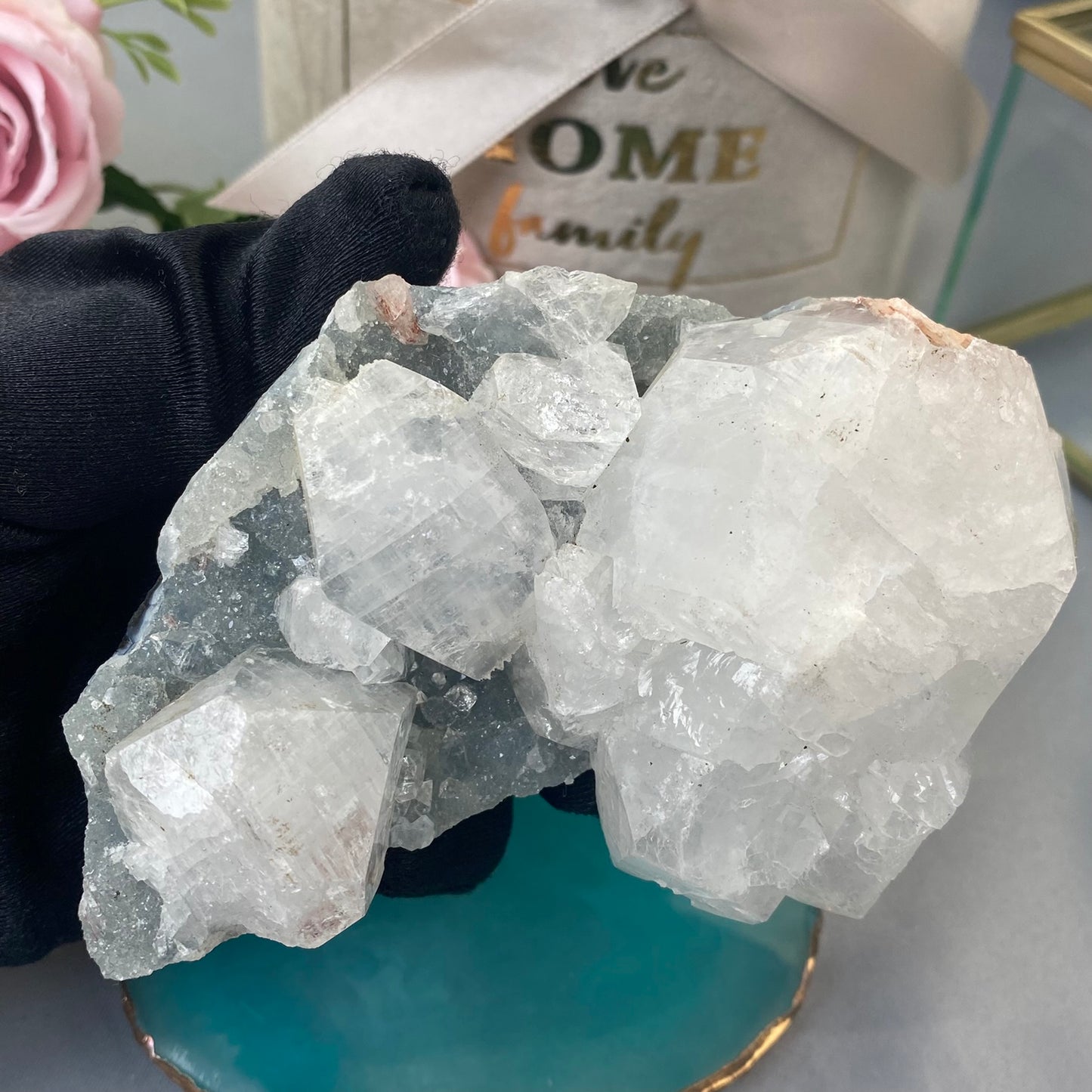 Apophyllite (308g.)