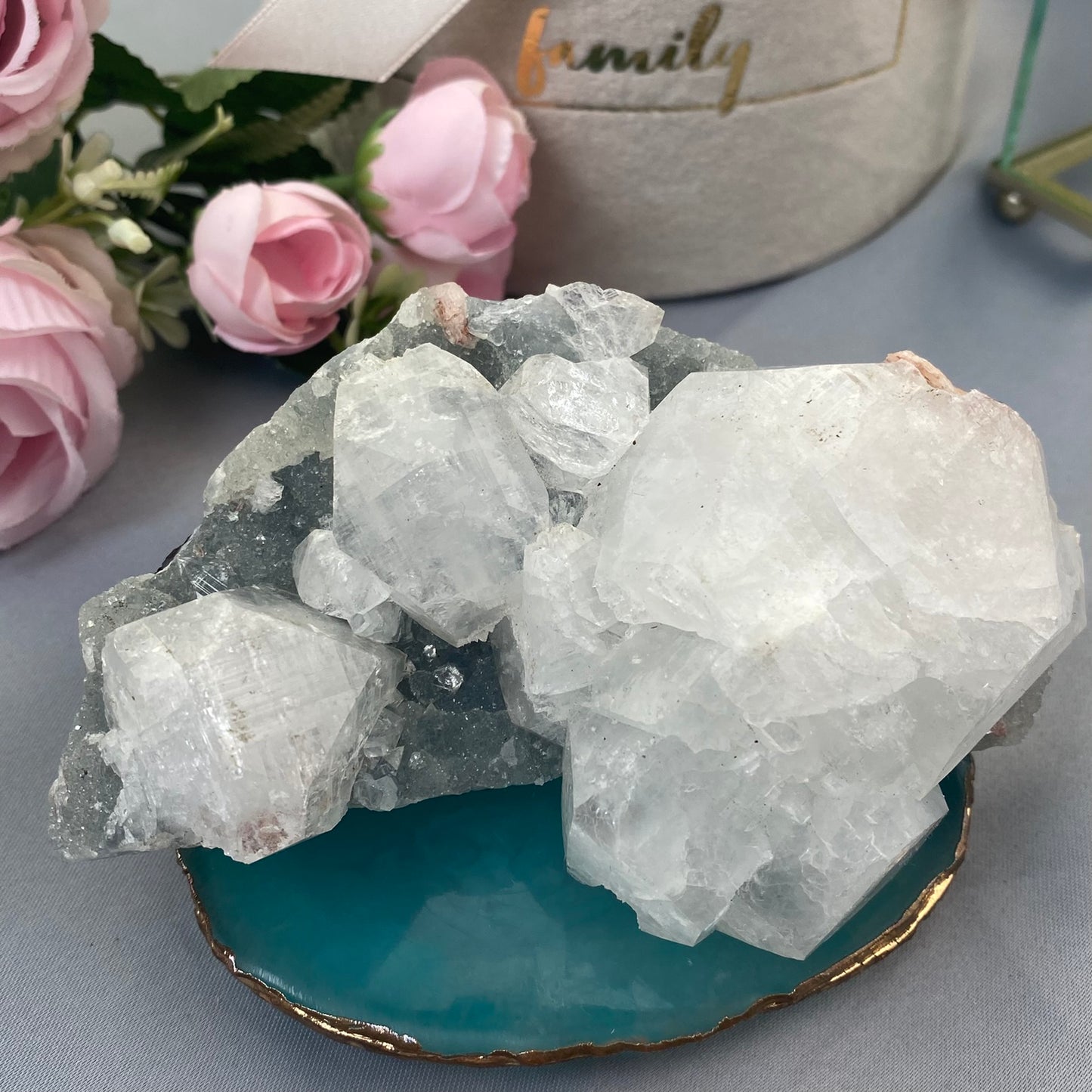 Apophyllite (308g.)