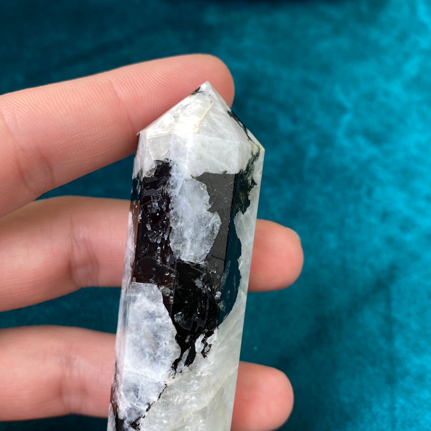 Natural Moonstone tower 78g.