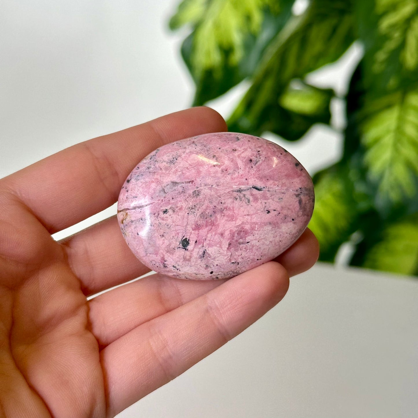 Slīpēts Rodonīts (Peru, 88g.)