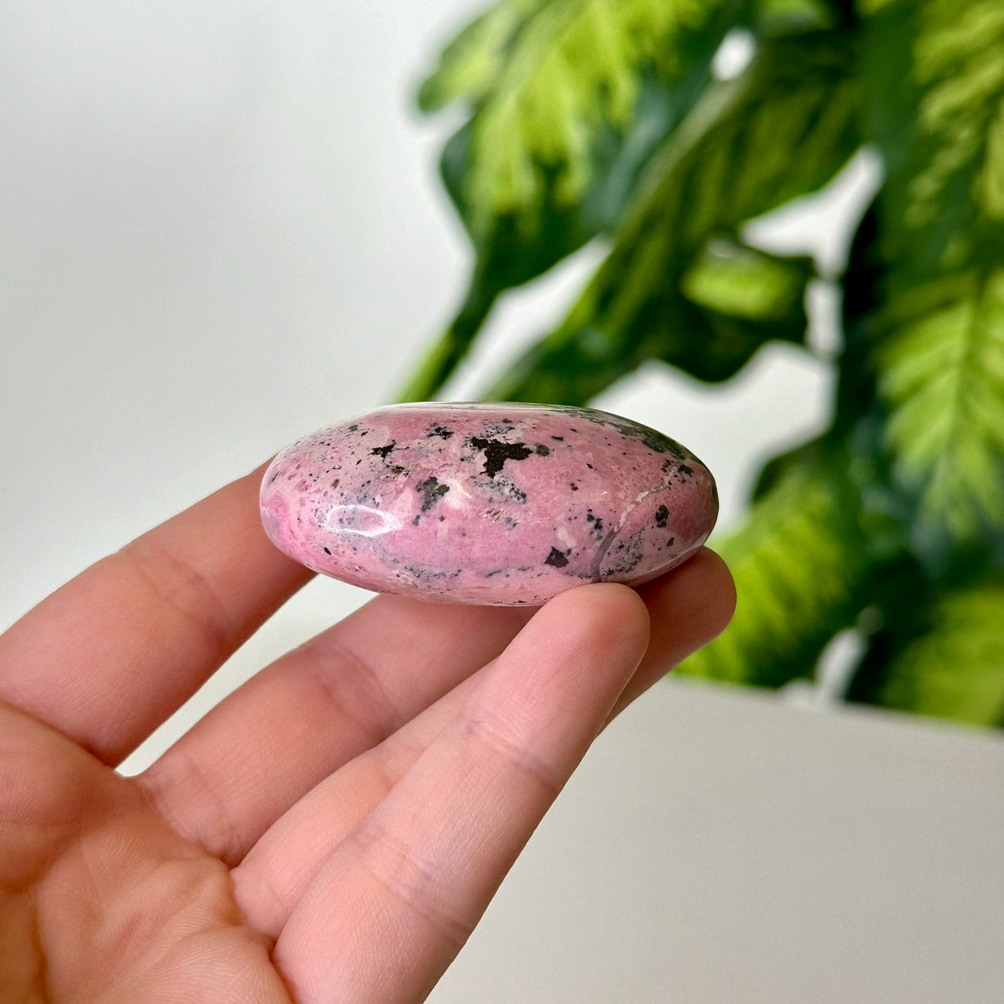 Slīpēts Rodonīts (Peru, 98g.)