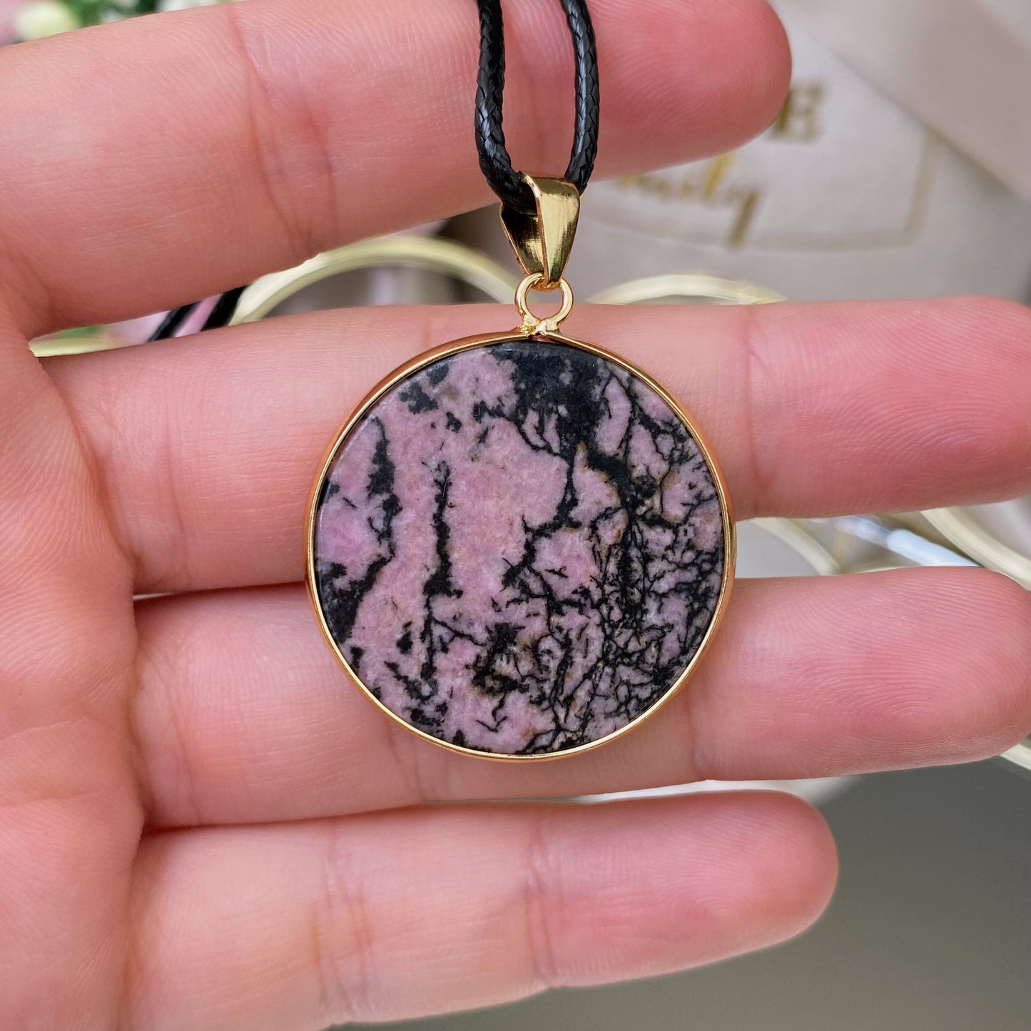 Rhodonite pendant (Rhodonite)