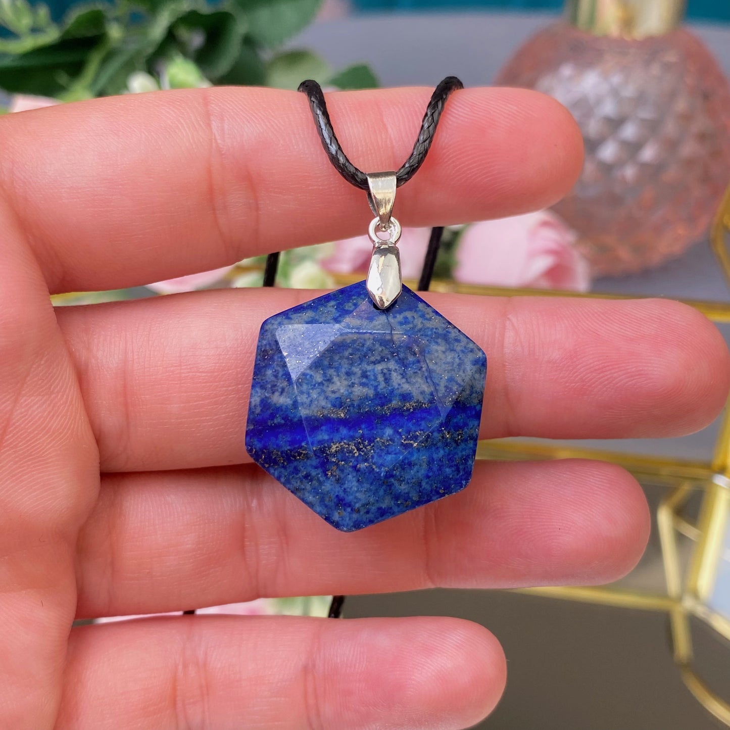 Lazurite pendant (Lazurite)