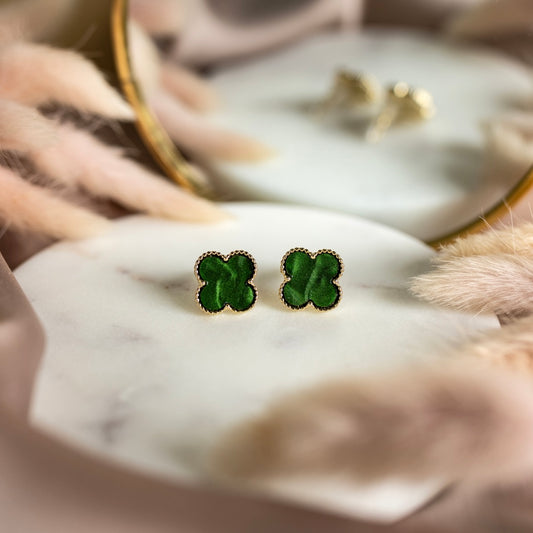 Apzeltīti CLOVER auskari zaļā krāsā