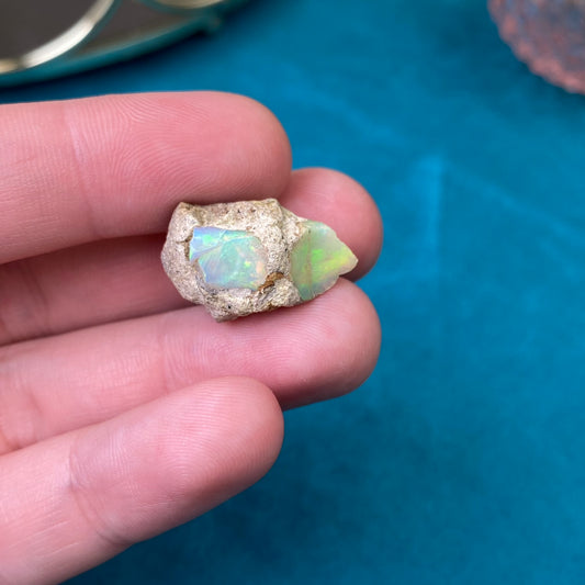 Natural raw Opal 2,8g. (High Quality, Ethiopia)