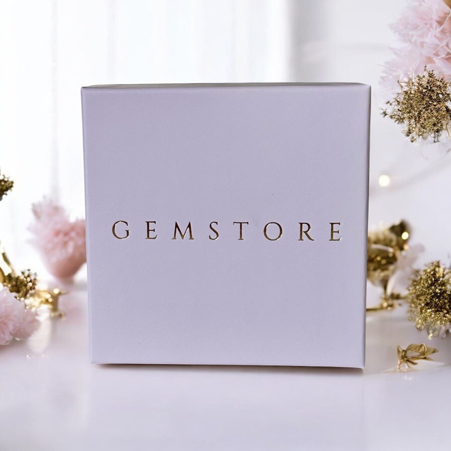 Dāvanu kastīte balta (86x86x26cm)