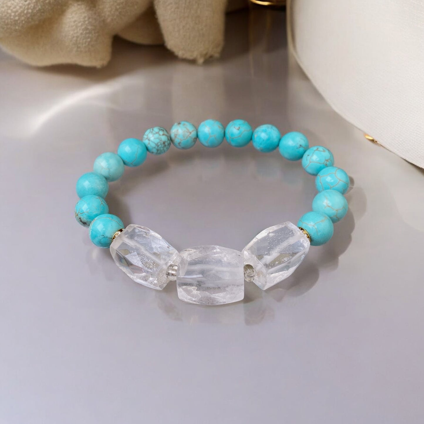 Magnezīta un Kalnu Kristāla  rokassprādze  (Kalnu Kristāls, Magnezīts tonēts 10mm )