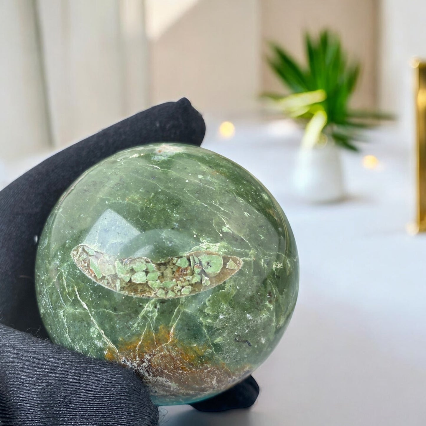 Hrizopāla lode (Hrizopāls - Zaļais Opāls, 301g., 5,7cm)