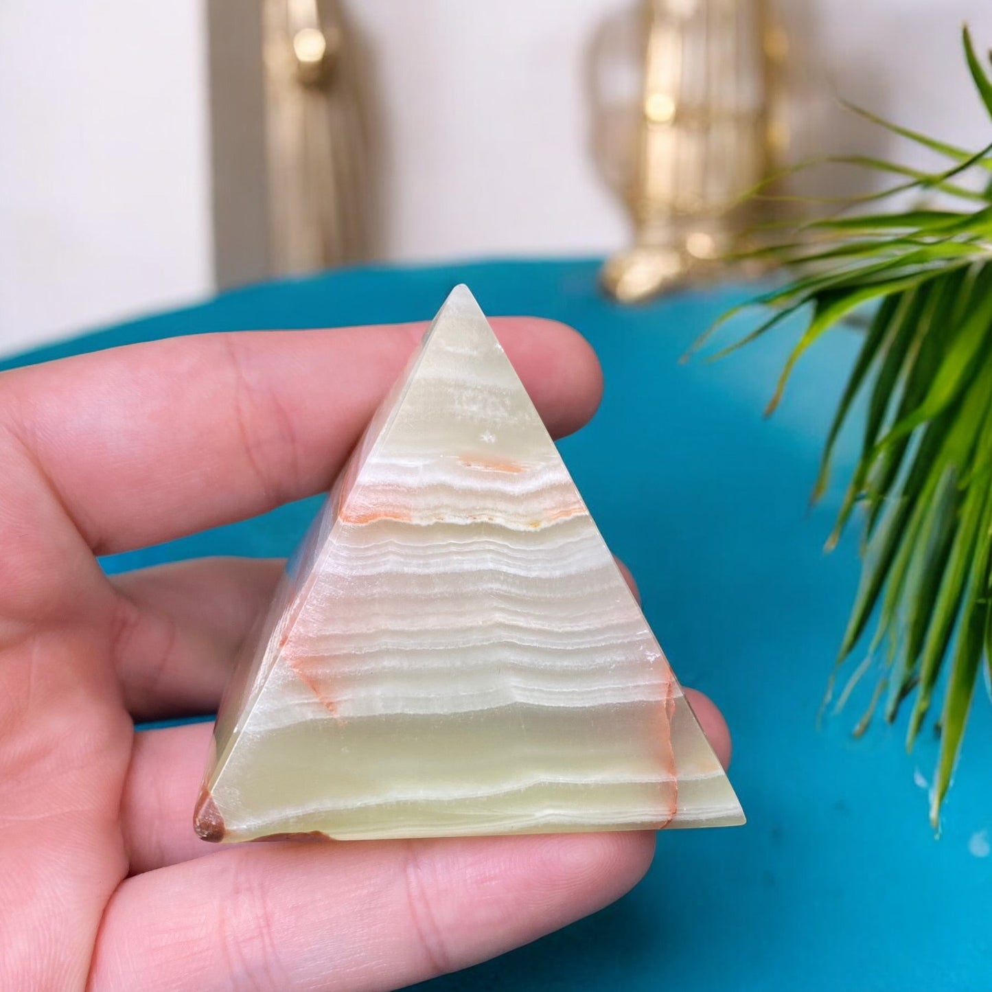 Natural Marble Onyx pyramid 136g. (Marble Onyx)