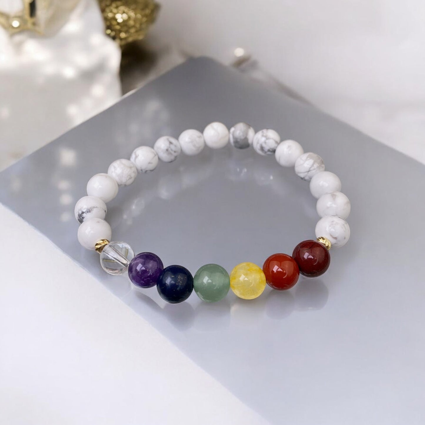 7 čakru rokassprādze ar Hovlītu (8mm)