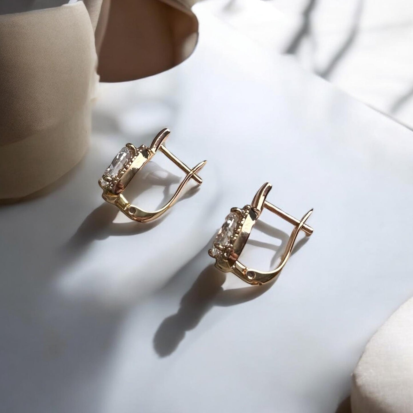 Apzeltīti auskari "Clarity" ar baltiem kubiskiem cirkonijiem