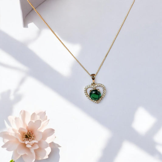 Apzeltīta Kaklarota "Love" ar zaļas krāsas kristālu  (45cm)