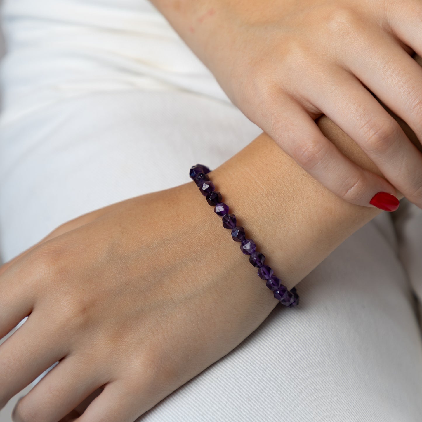 Amethyst bracelet (Amethyst,  polished shape, 6mm.For love, harmony and balance.)