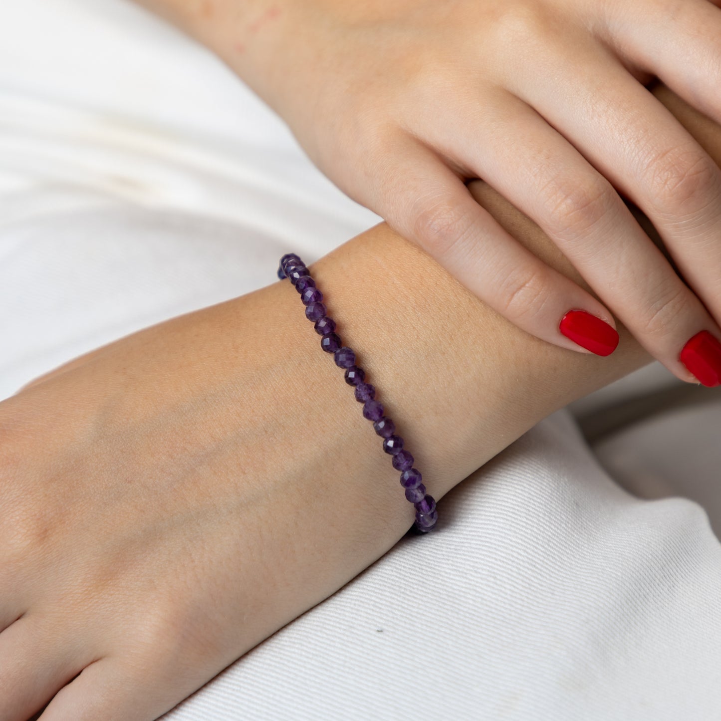 Amethyst bracelet (Amethyst,  polished shape, 4mm.For love, harmony and balance.)