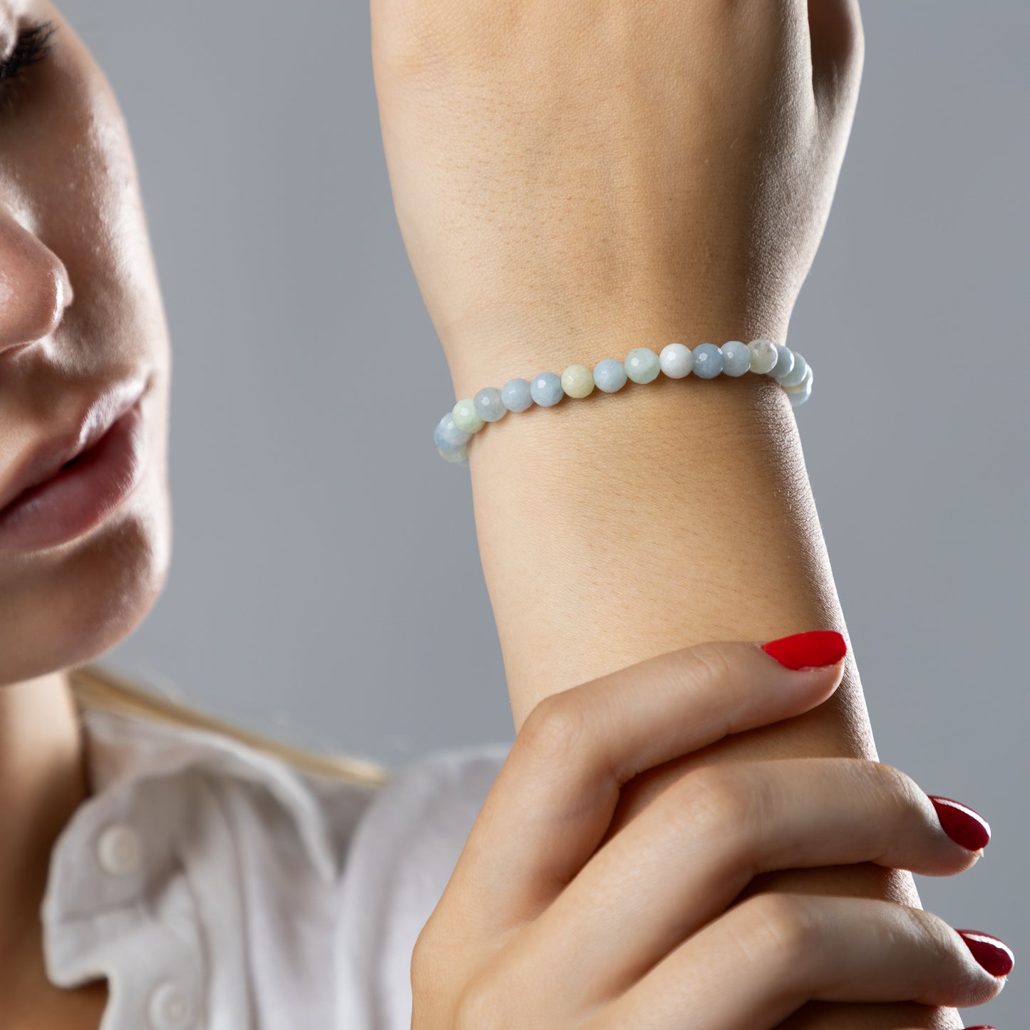 Aquamarine bracelet(Aquamarine, polished shape, 6mm. For courage, stability and self-confidence.)