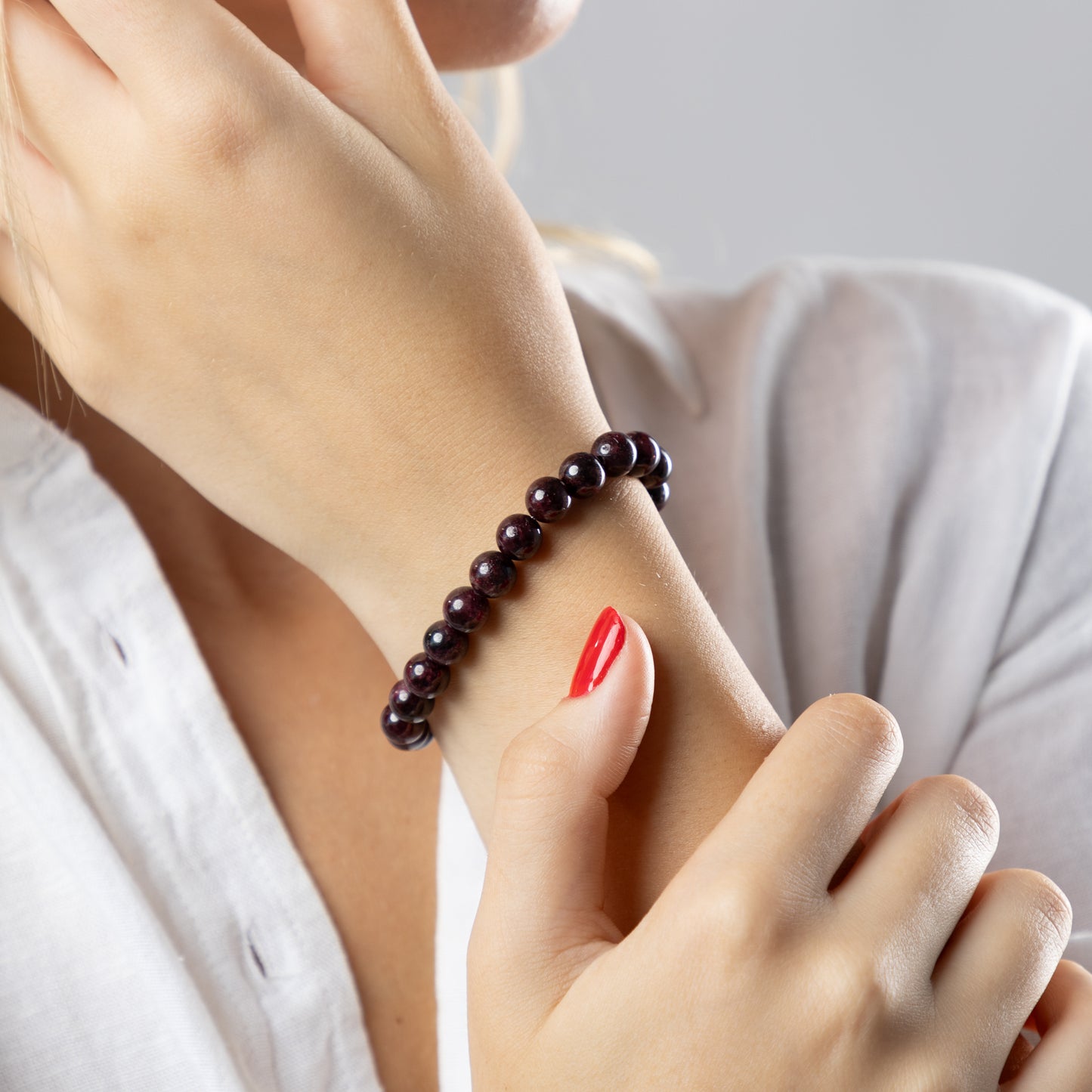 Garnet bracelet (Garnet, 8mm. For strength, purposefulness and courage.)