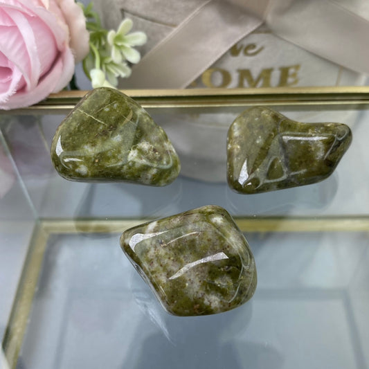 Epidote (1pc.)