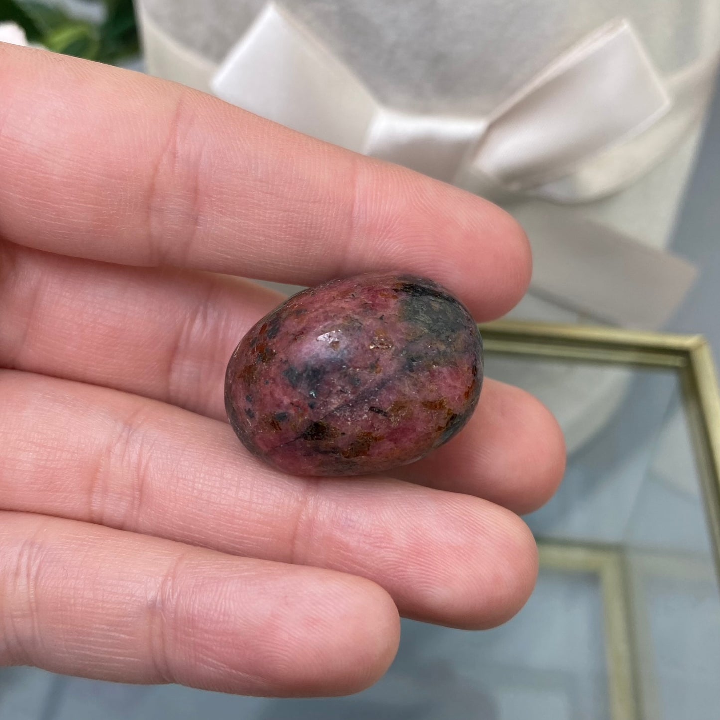 Rhodonite (1 pc.)