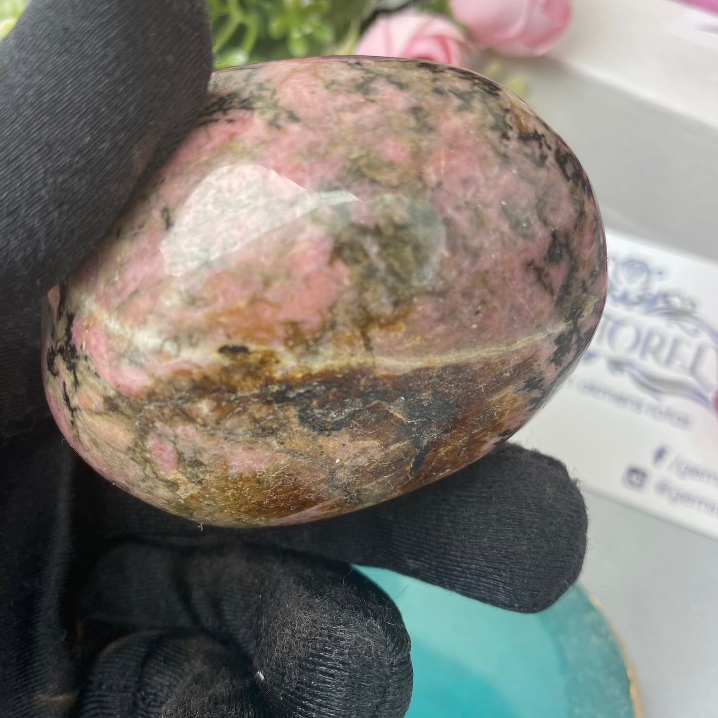 Rhodonite (305g., 6x5x4.5)