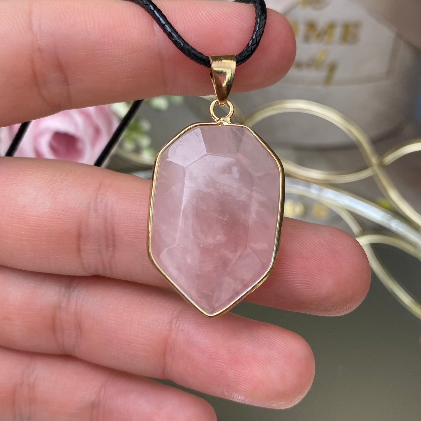 Rose Quartz pendant (Rose Quartz)