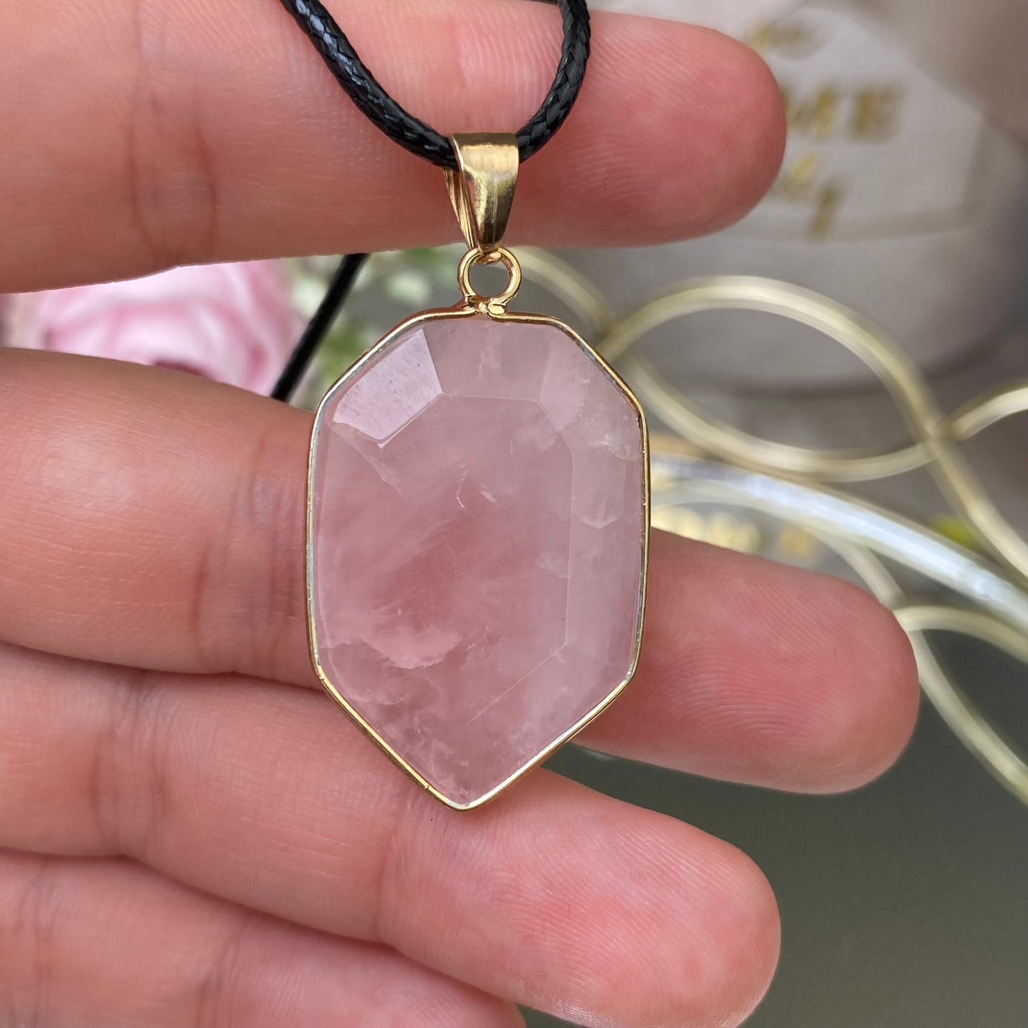 Rose Quartz pendant (Rose Quartz)