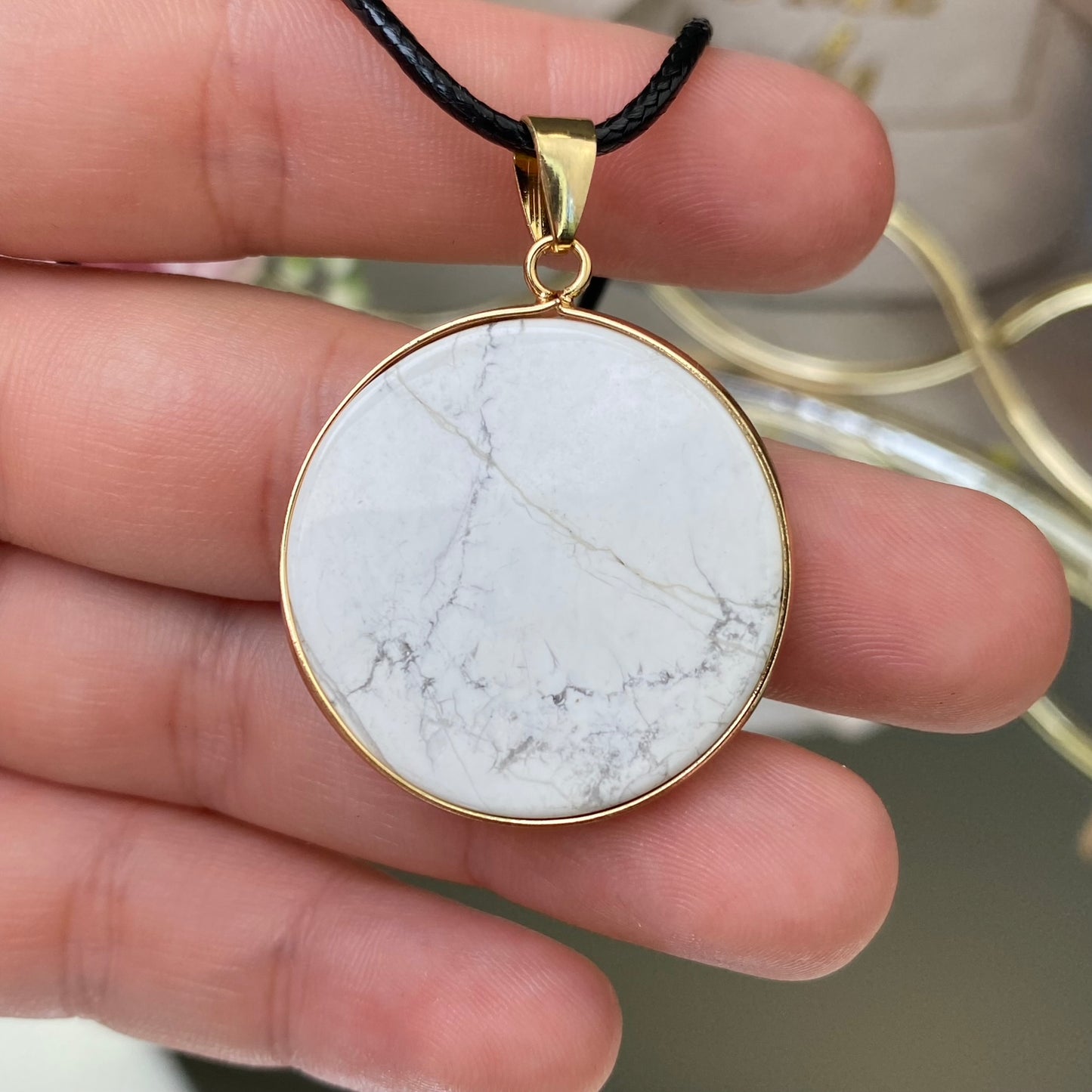 Howlite pendant (Howlite)