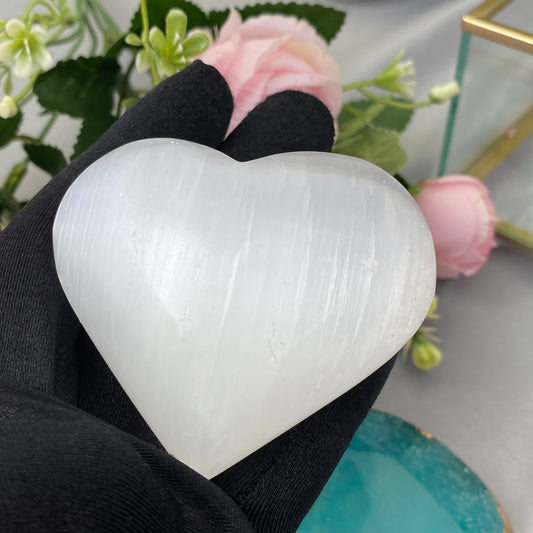 Selenite heart (Selenite size S , 6.7x5.5)