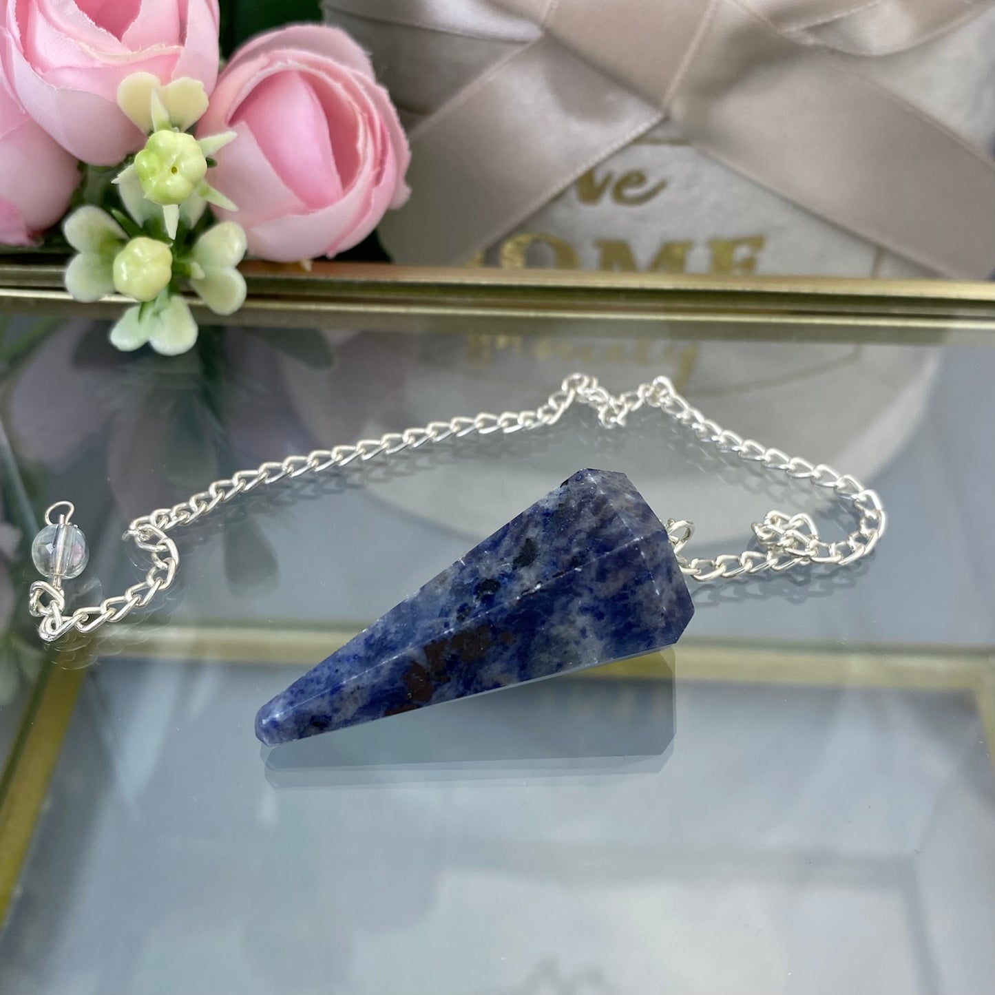 Sodalite pendulum (Sodalite)