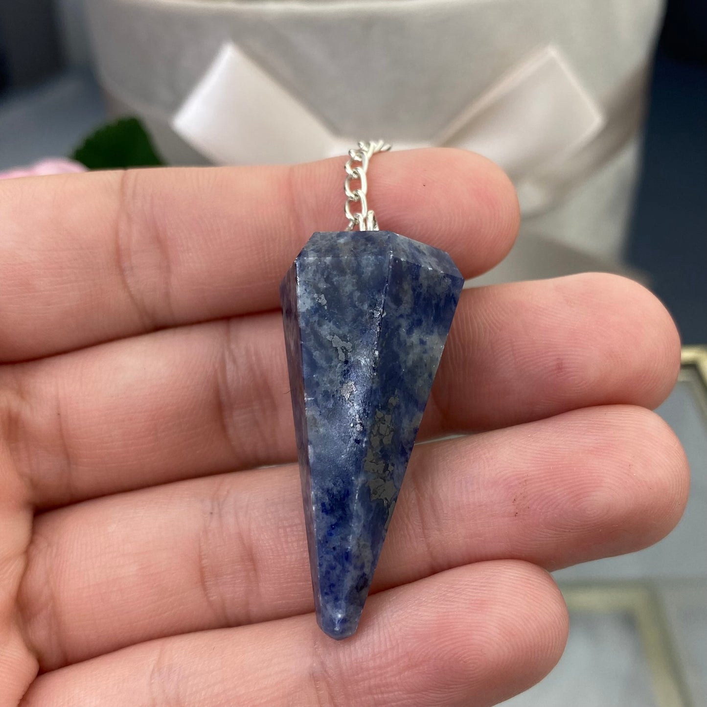 Sodalite pendulum (Sodalite)