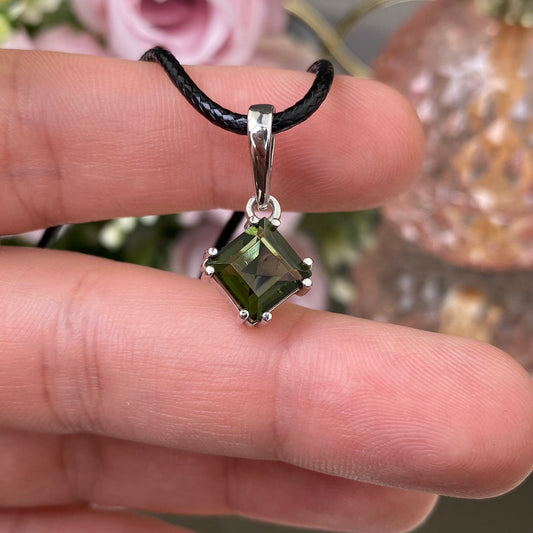 Moldavite pendant (Czech Republic)
