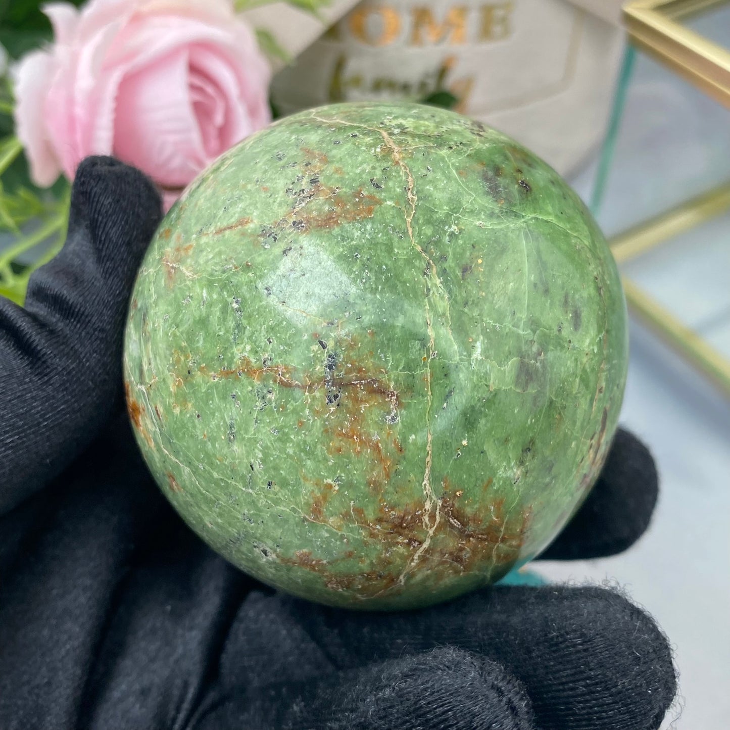 Chrysopal ball (Chrysopal - Green Opal, 369g., 6cm)